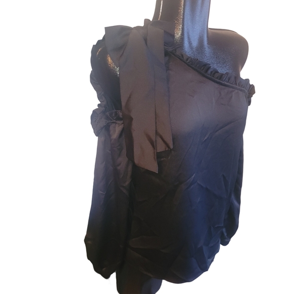 CeCe Black Off Shoulder Bow Detail Blouse M - Picture 3 of 6